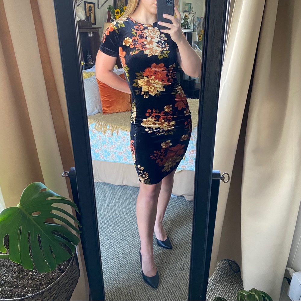 ZARA BODYCON FLOWERED DRESS 🌹